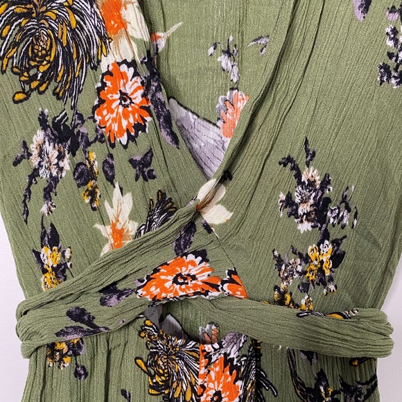 Floral Romper Size 12 - Picture 3 of 3